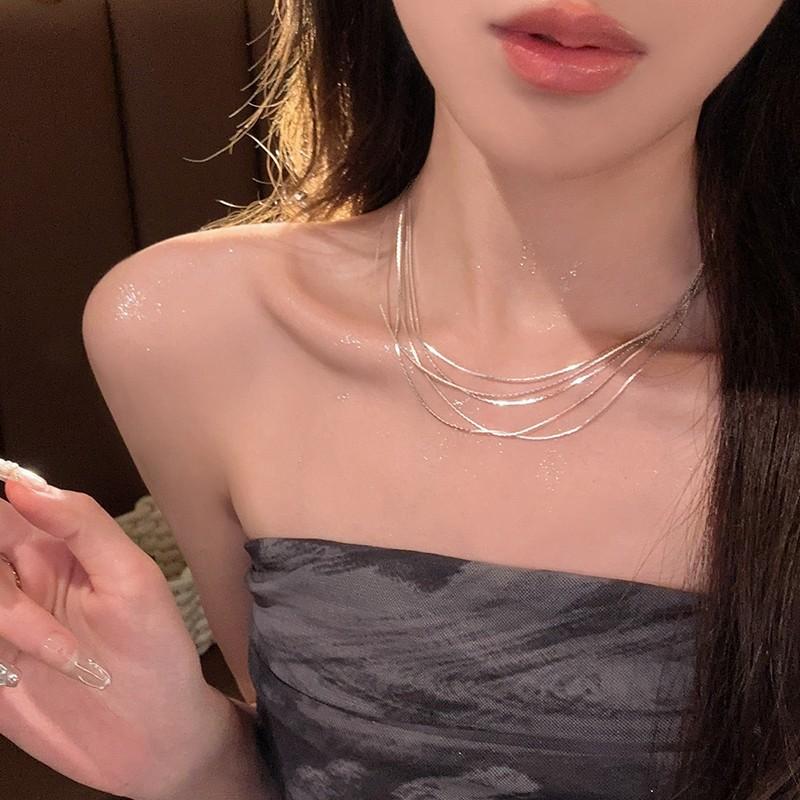 Pearl collarbone chain Women's versatile temperament Fashion niche necklace Neck chain Accessories