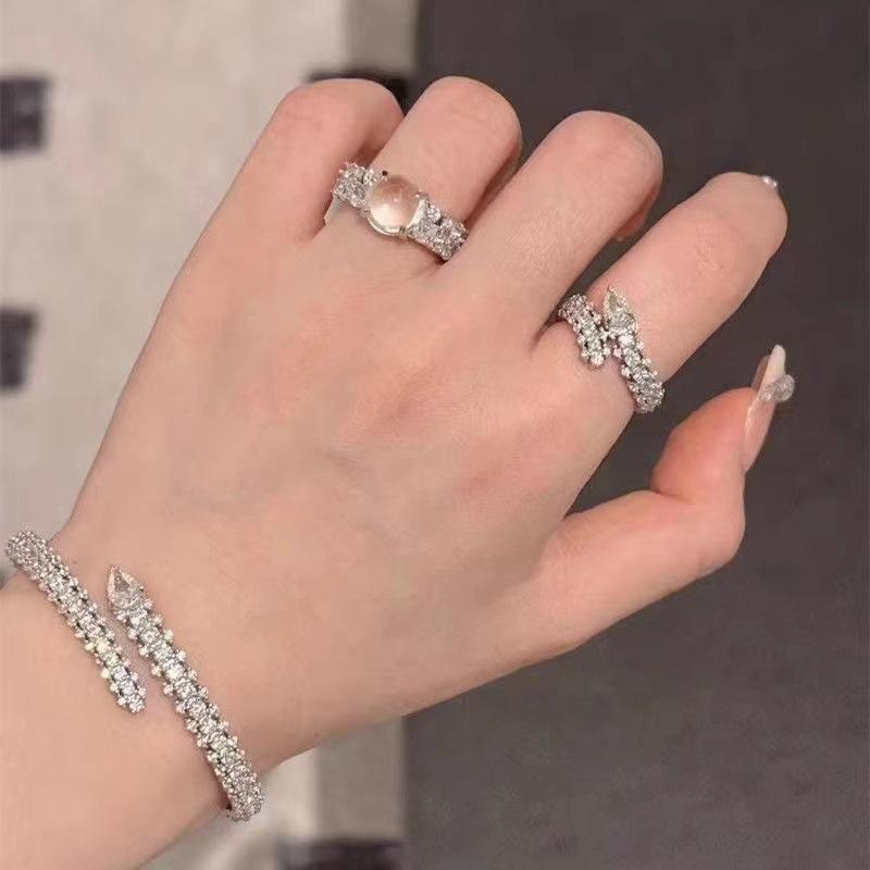 Light Luxury Antique Style Inlaid Elliptical Natural Ice Chalcedony Rings for Women Elegant and Fashion Gentle Style Jewelry