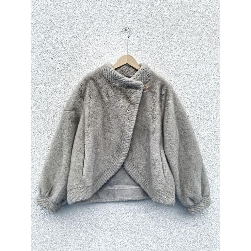 

Autumn and winter cold-resistant and warm fur integrated jacket, soft and environmentally friendly fluffy temperament women s top L (140-80 kg) світло-сірого кольору
