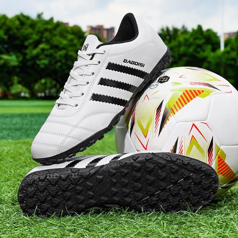 New Adult Children's Football Shoes Outdoor Training Shoes Boys Breathable Primary School Students Broken Nail Football Shoes