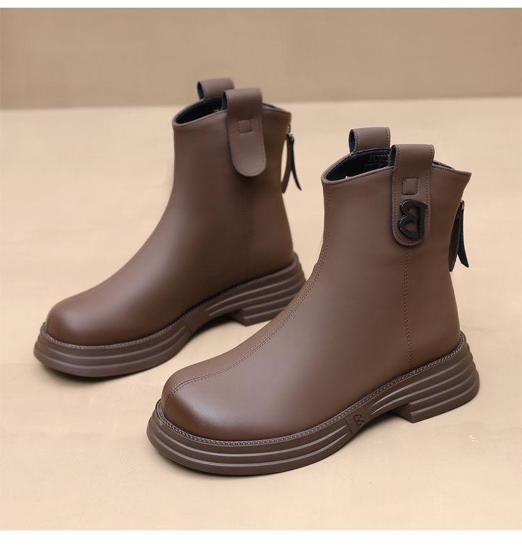 Women's Versatile Fleece-Lined Chelsea Boots: Thick-Soled, Soft, Ankle-High Fashion in New British Style.