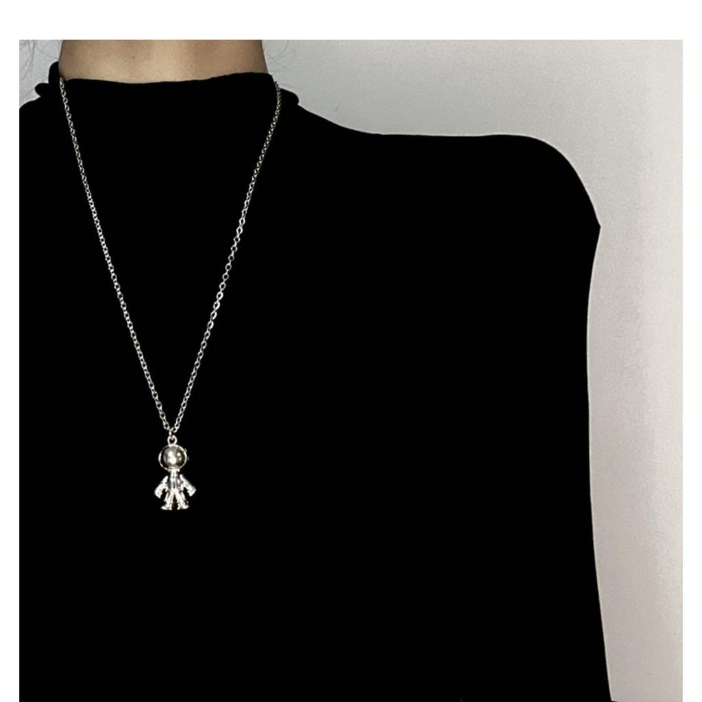 Trend Titanium Steel Astronaut Earth Cool Bouncy Necklace Astronaut Hip Hop Pendant Couple Sweater Chain Pendant Accessories Female