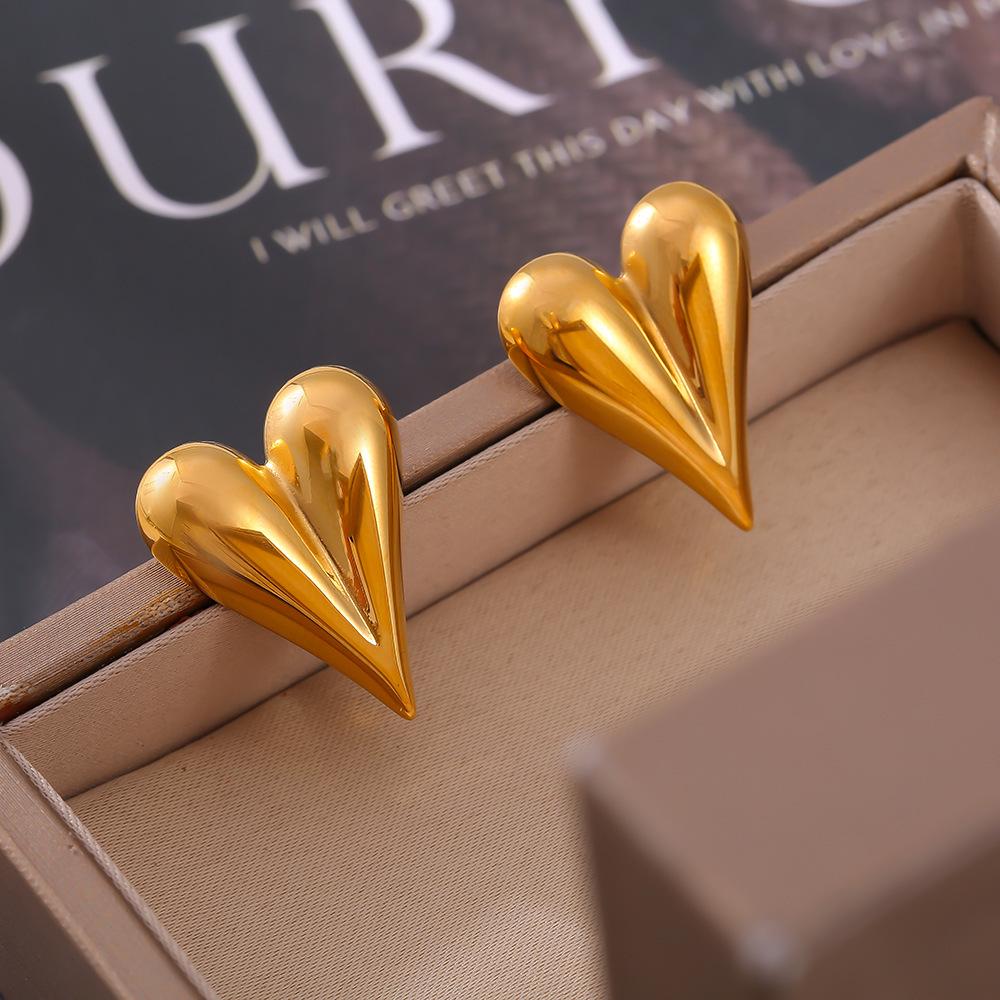 18k Gold Plated Geometric Heart Stud Earrings, Titanium Steel, Versatile Fashion Jewelry