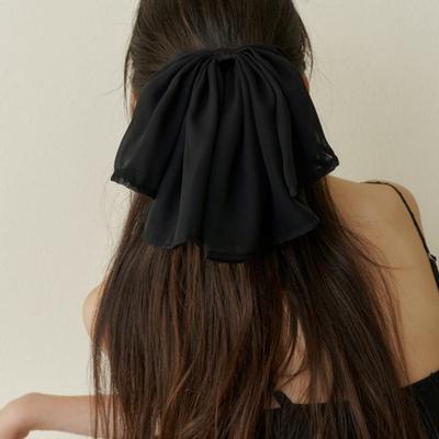 Clips elegant de păr cu panglică neagră drapată