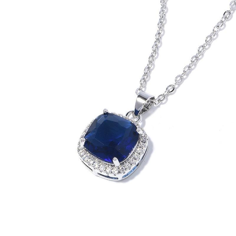 Europe and The United States Luxury Inlaid AAA Zircon Necklace Jewelry Female Fashion Square Joker High Sense Necklace.