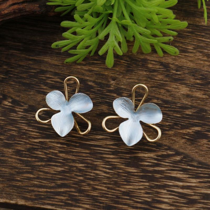 New Enamel Geometric Flower Stud Earrings Women's Fashion Simple Irregular Flower Summer Versatile Earrings