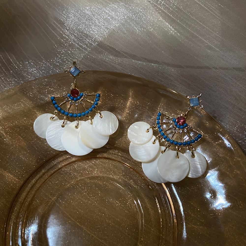 Silver Needle Retro Flower Pearl Earrings French Niche Stud Earrings Light Luxury High-end Earrings Women