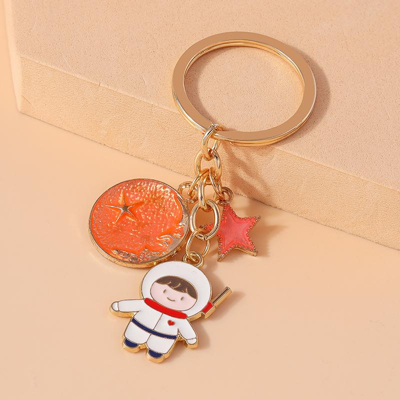 Cute Enamel Astronaut Keychain Star Moon Key Rings Pendants for Key Holder Women Girls Handbag Pendants DIY Jewelry Gifts