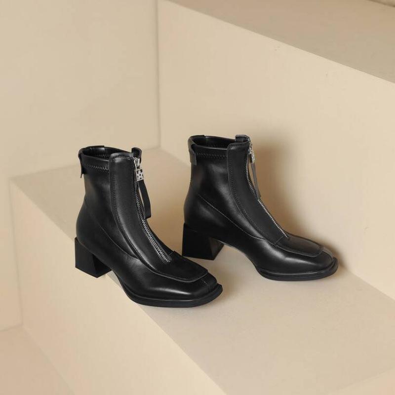 

Корейская версия новых кожаных ботинок Мартин, резиновая подошва, женские ботинки большого размера, на молнии, осенне-зимние, квадратный каблук, квадратный носок, однотонные 39 чёрный