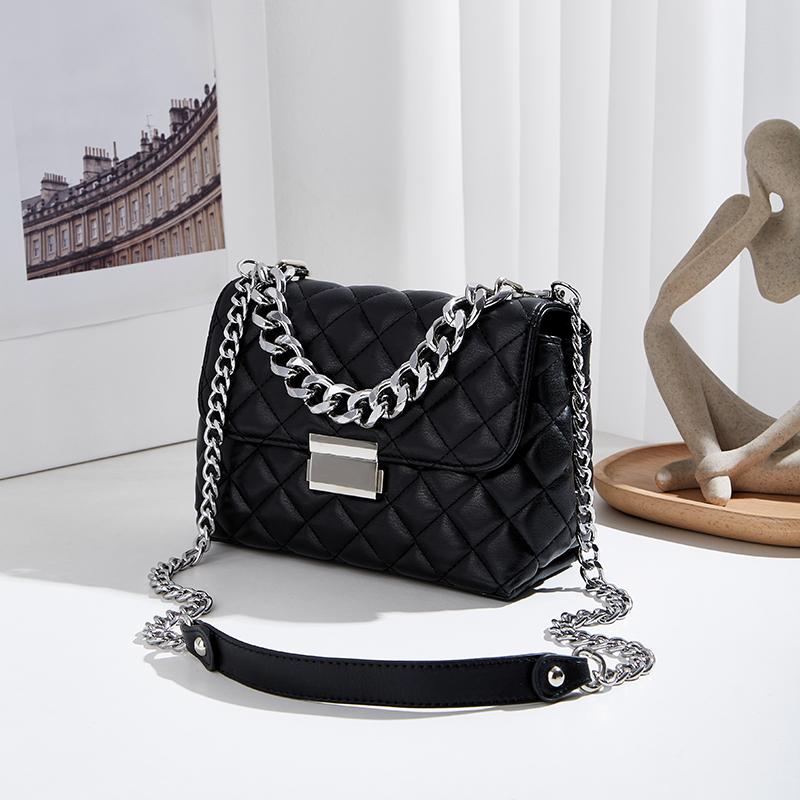

High-Grade Chain Messenger Bag Small Shoulder Square Bag with Diamond Check Lock Design Fashion
