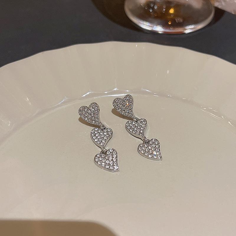 Ins Wind Pearl Love Earrings Women's Exquisite Niche Versatile High-end Stud Earrings 925 Silver Needle Explosive Earrings Wholesale