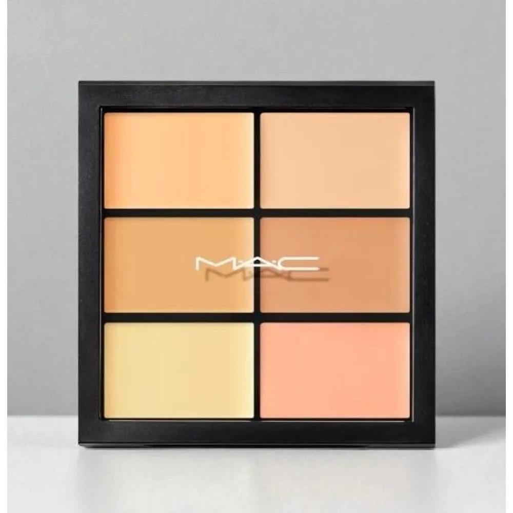 MAC Studio Fix Conceal & Correct Palette Light