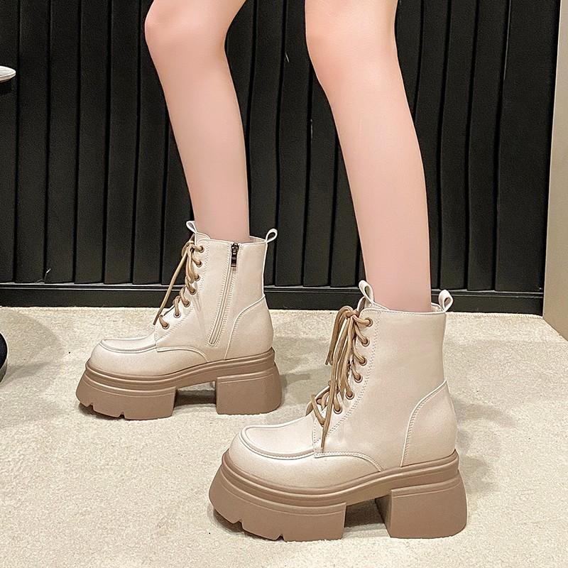 Fashion Small and Taller Women 2025 New Explosive Platform Autumn and Winter Retro Lace-up Booties High-top British Style