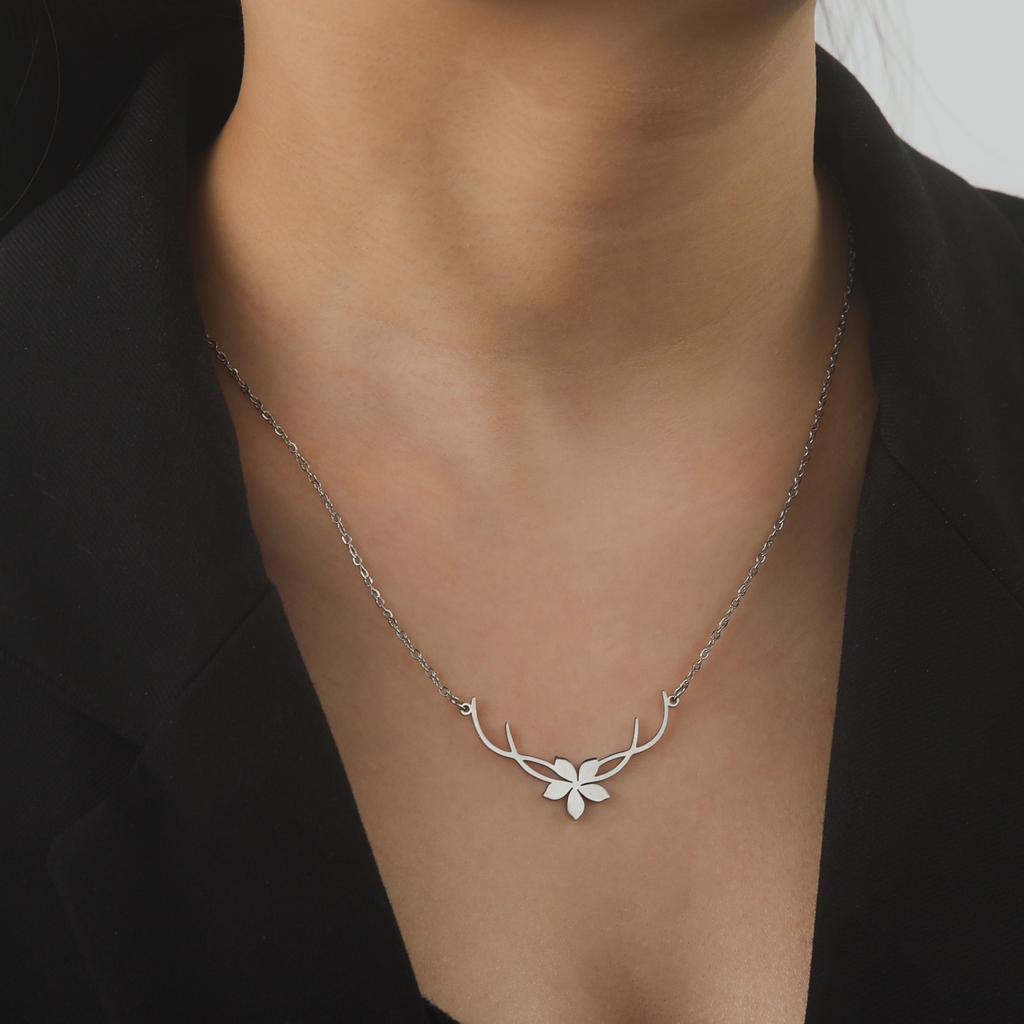 Cazador Edelstahl Blumenanhänger Halsketten für Damen Trendige Schmuckkette Halskette Geburtstag Hochzeit Jahrestag Geschenk 2026