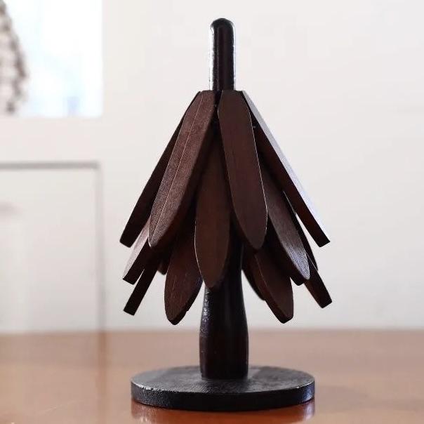 Wooden thermal insulation mat, dining table anti-scalding mat, a tree gift, moving and high temperature resistance