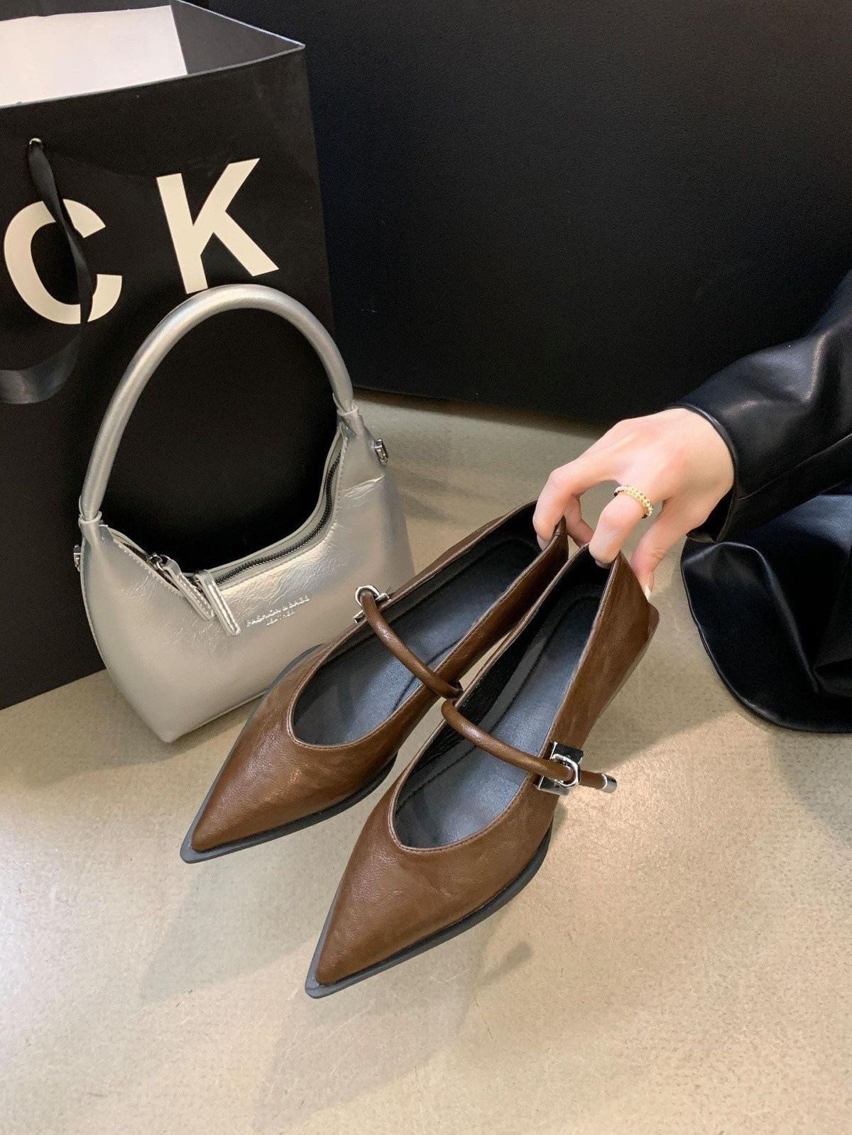 

Retro pointed single shoes women s metal buckle square heel with one word Korean version soft-soled shoes new versatile and beautiful square heel sin 39