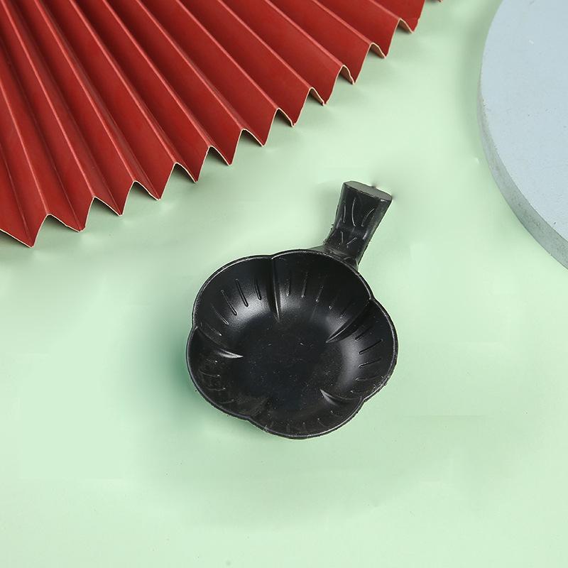 

Multifunctional Porcelain-Inspired Plum Blossom & Spoon Shape Ink Dish - Calligraphy Supplies, Four Treasures of the Study чорний