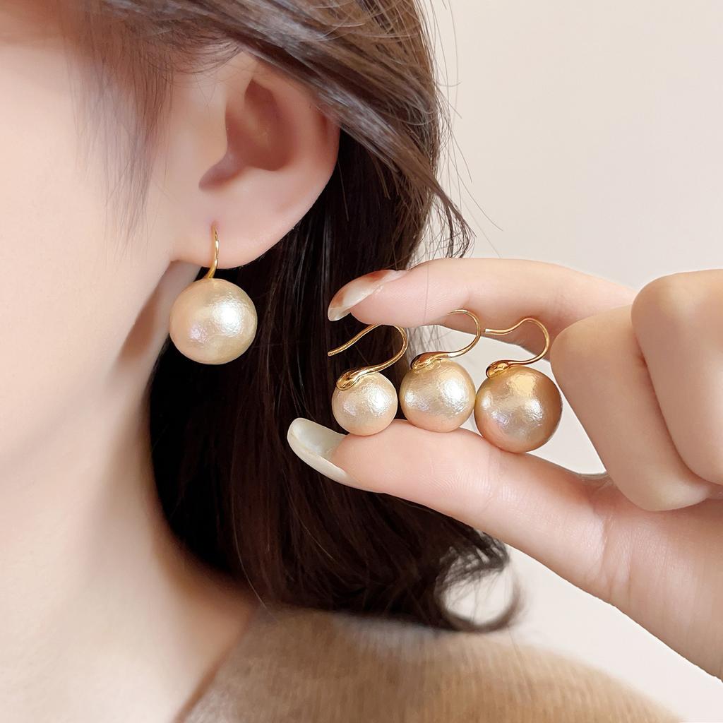 Cream Xinjiang Cotton Pearl High Heels Ear Hook Earrings Women'S Retro Light Luxury Earrings Temperament Ear Jewelry