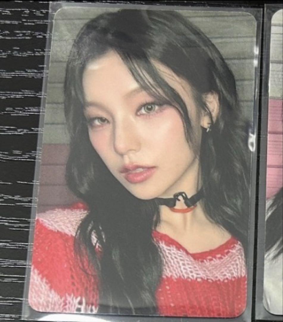 

[USED] ITZY Yeji GOLD Starriver Album Limited Edition Trading Card
