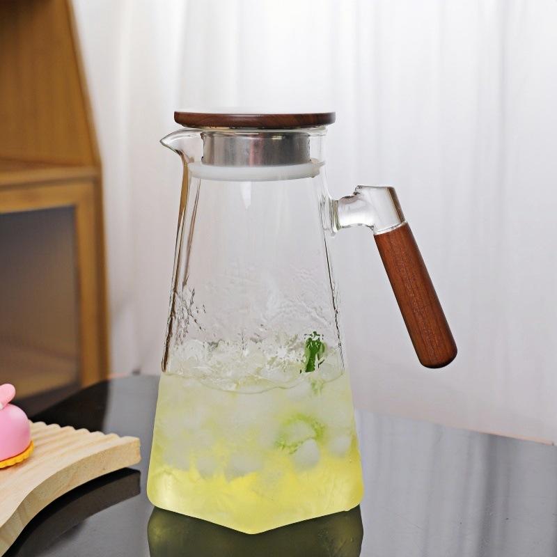 Schneeflockenmuster Walnuss Kaltwasserkessel Große Kapazität Gastgewerbe Wasserutensil Saft Hoher Wert Geschnitztes Glas Kaltwasserkessel