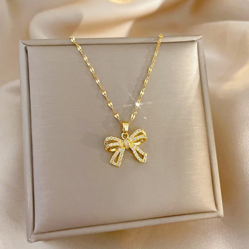 Full Diamond Butterfly Light Luxury Temperament Zircon Clavicle Chain Small Retro Necklace Female