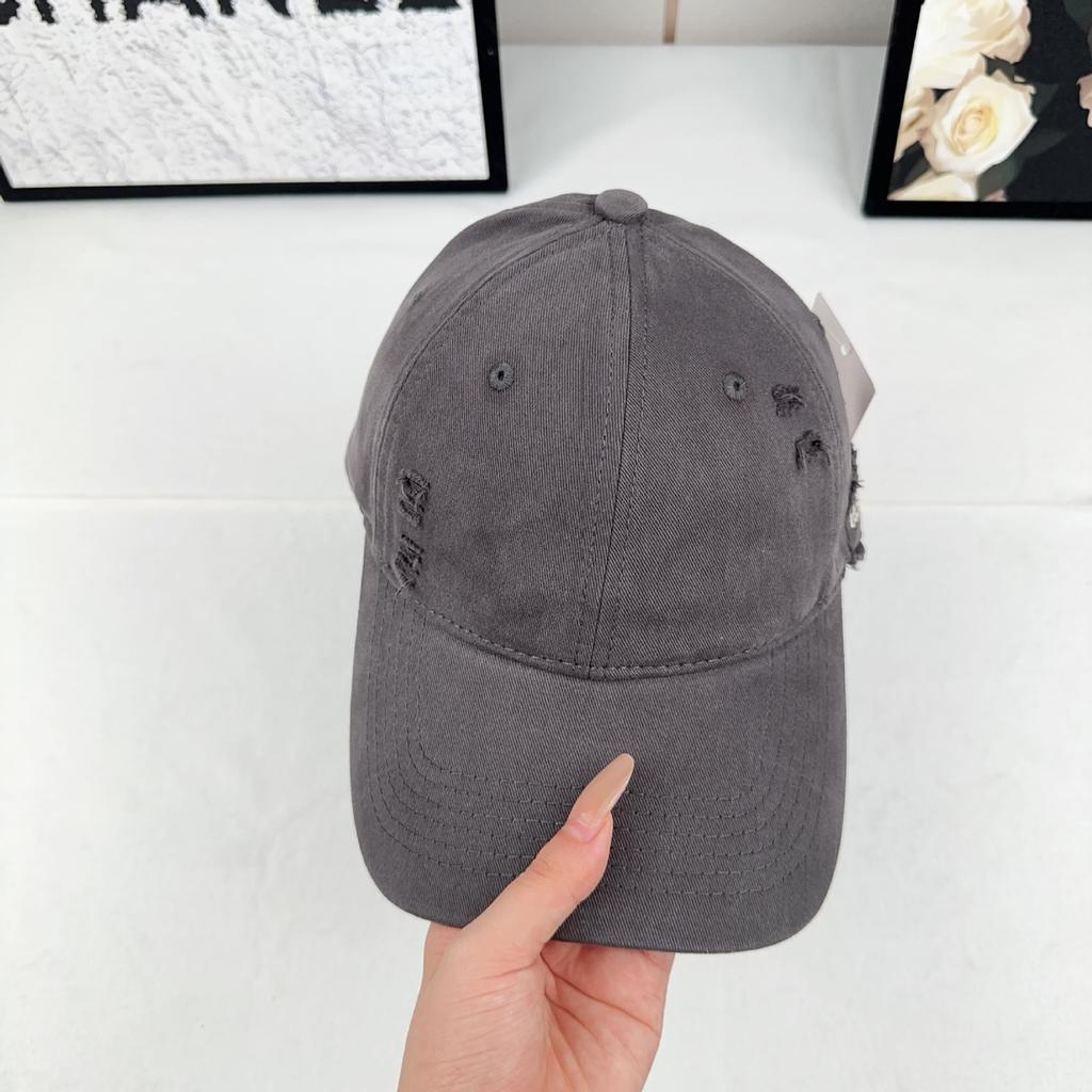 Baseball cap, ripped old peaked cap, hat for women 2025 fashion trend, wide brim, big face, small face