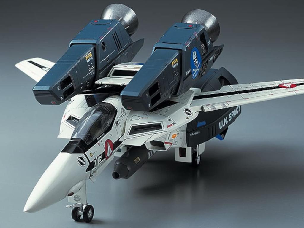 Hasegawa Superdimenzionální pevnost Macross Vzpomínáš si na měřítkový plastový model Valkyrie 17 Láska? VF-1 Super/Strike 1/72