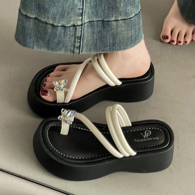 2025 Summer New Internet Celebrity Super Fire One-word Drag Niche Design Sense Thick Bottom Set Toe Beach Lady Cool Slippers