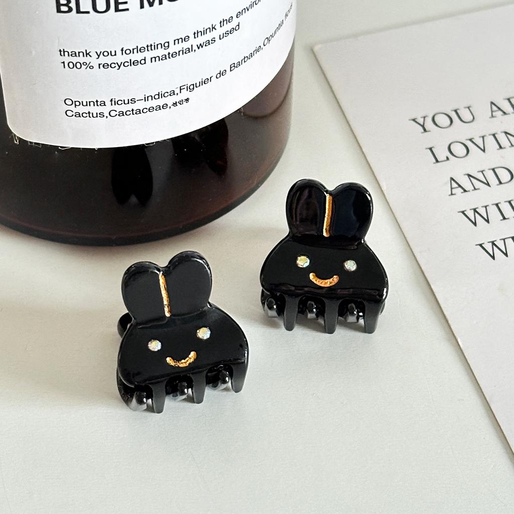 Stylish Motif Rabbit Hair Clips In Multiple Colors For Fashionable Womens Hairstyles