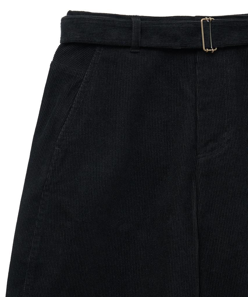 NOIRER FOR WOMAN Cotton Curved Corduroy Pants (Black)