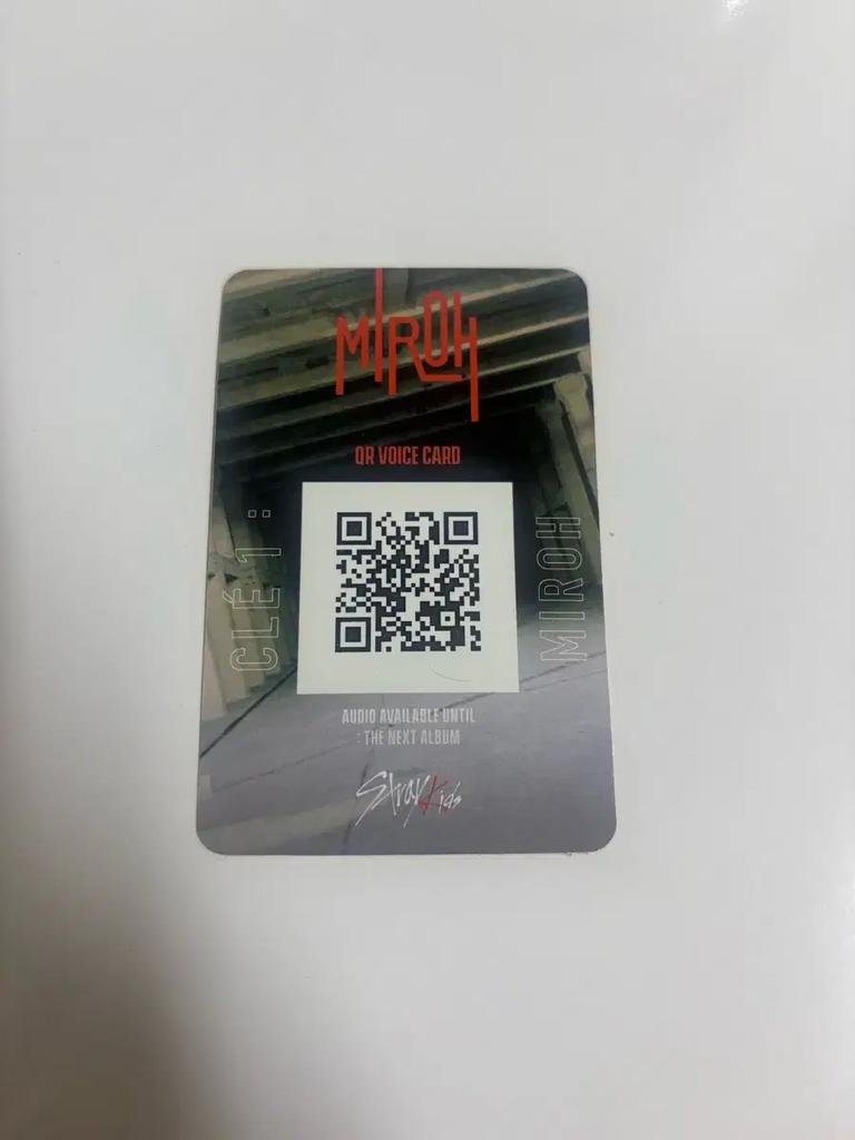 STRAY KIDS Lee Know MIROH Photocard Used