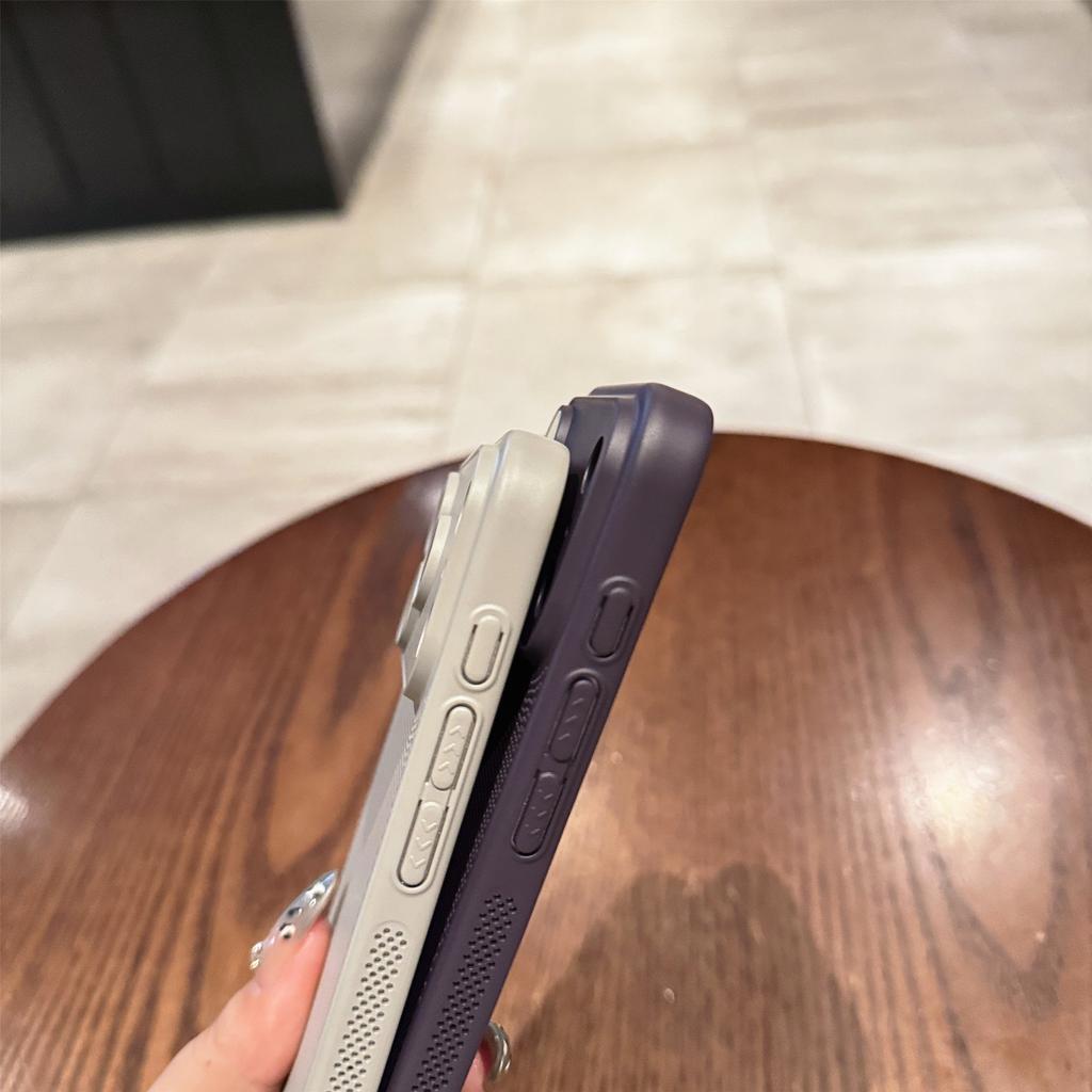 Metal Style Heat Dissipation Is Suitable for IPhone17PROMAX Skin-sensitive Mobile Phone Case Apple 16 Lens Film Hard Anti-fall Protective Cover