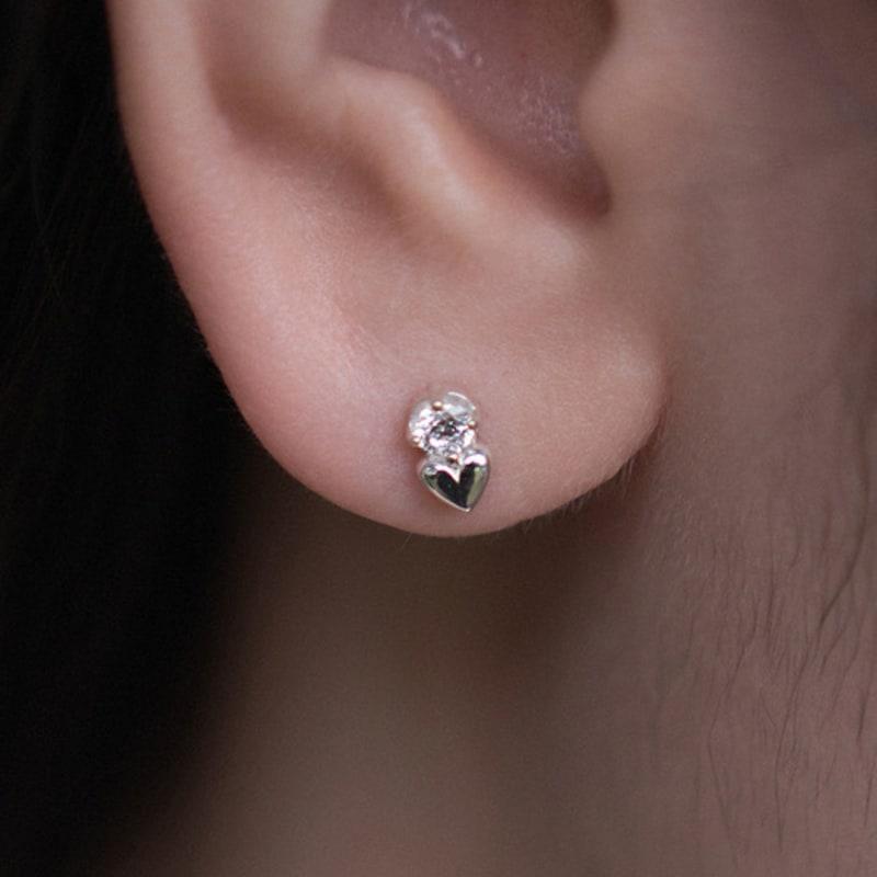 

ANOTHER CELL Glimmer Heart Earring FREE