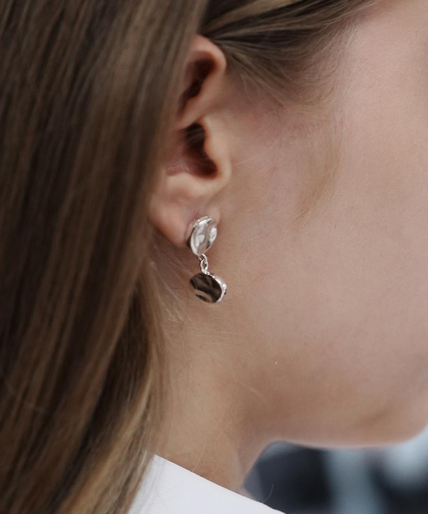 Reindeer Mute Earring 06