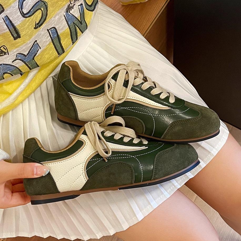 Zhao Ruth has the same retro contrasting color flat-soled German training shoes, Jersey style sports and leisure Forrest Gump board shoes 2025 ne