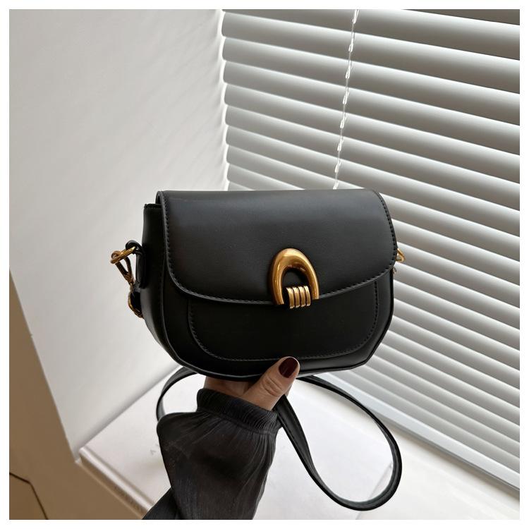 

Saddle bag women s spring new versatile shoulder bag women s messenger bag women s niche design underarm women s bag small чёрный