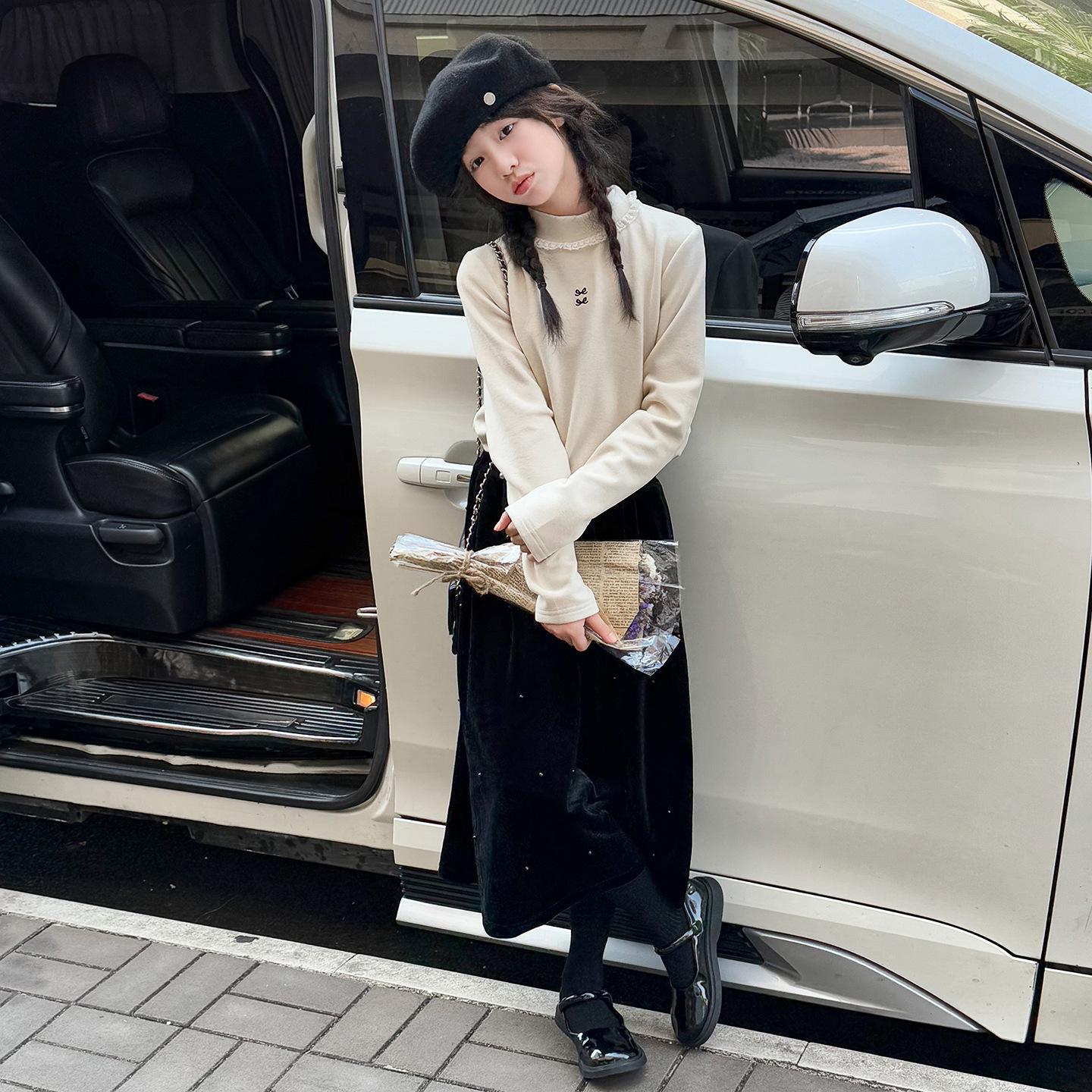 

Girls Fashion Lace Neckline T-shirt - Autumn/Winter 2025 Warm Base Layer 150 cm грязно-белый