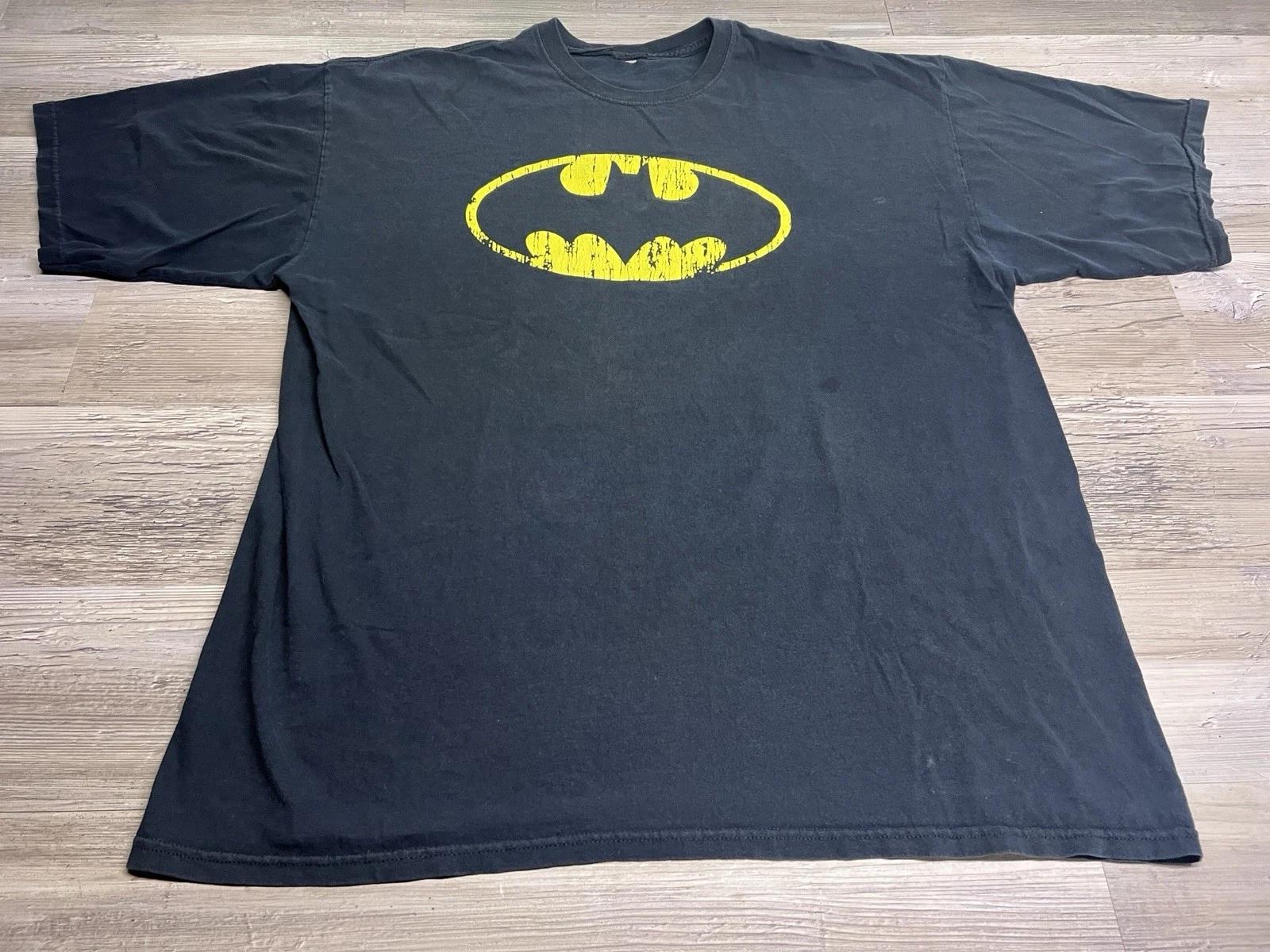 Vintage Y2K Batman Bat Signal T-Shirt Sun Faded Distressed DC Comic Tee Size 2XL 2XL