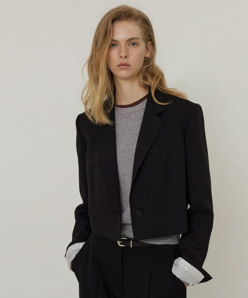 CITYBREEZE Single One-Button Tailored Crop Jacket_Black
