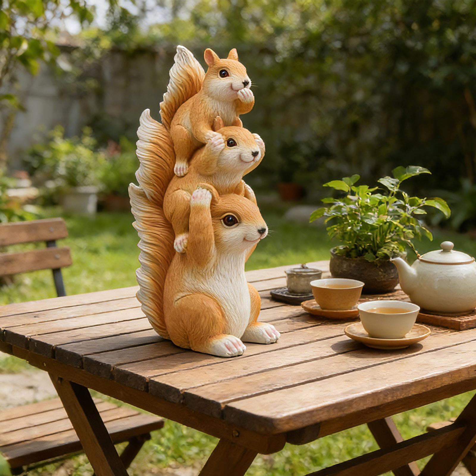 Squirrel Figurine Resin Ornament Lifelike Collectibles Rustic Sculpture Garden Statue Outdoor