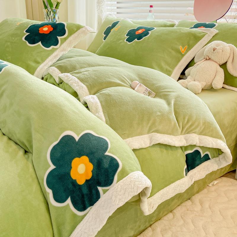 Retro pastoralny styl mleczny czteroczęściowy prześcieradło poszwa na kołdrę pogrubiony ciepły pokrowiec na kołdrę na łóżko koralowy aksamit zimowy trzyczęściowy zestaw