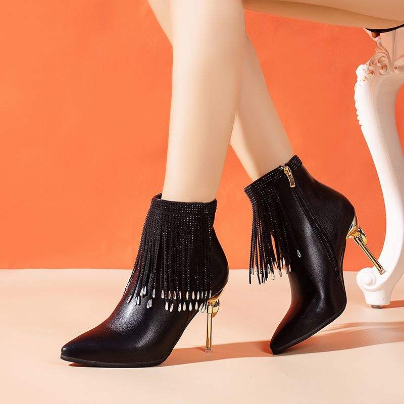 

White waterproof table short boots women s rhinestone fringed Martin boots 2025 winter new pointed thin heel high heel bare boots 34 чёрный