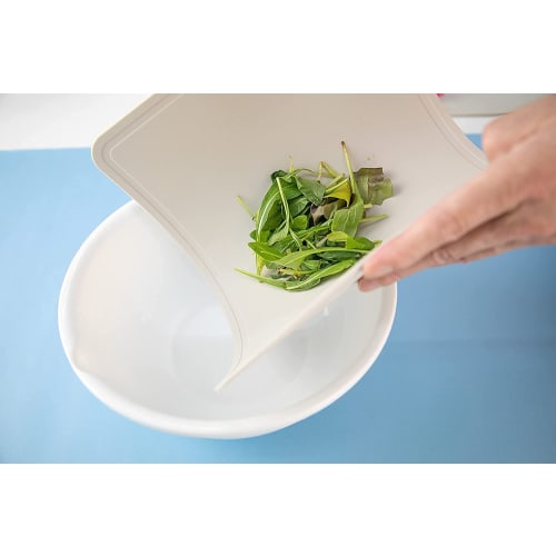 Mizum Japan [3-Piece Kitchen Utensil Set] Kitchen Tools: Universal Sharpener, Seki Magoroku Knife, Santoku Knife, and Magic Cutting Board