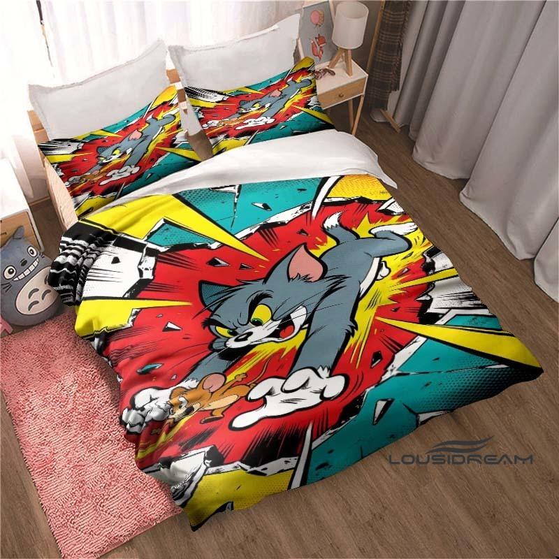 

A cute, cartoon-style Tom and Jerry themed printed bedding set, including a duvet cover and pillowcases. An ideal holiday gift 135x200cm