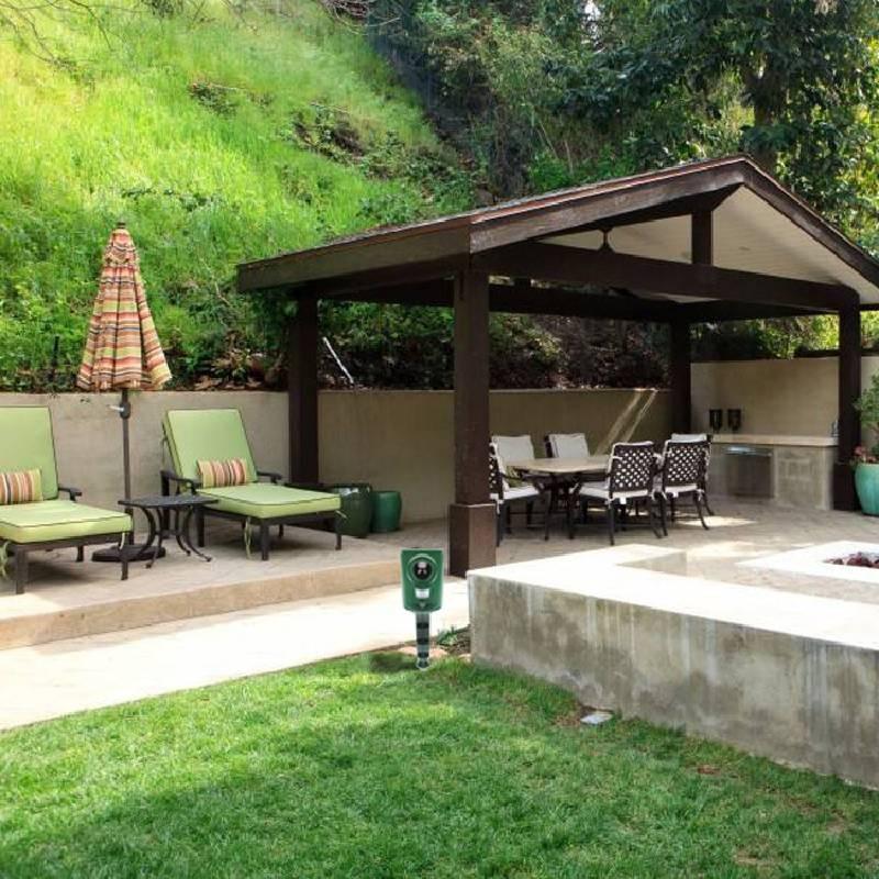 Ultrasonic Cat Battery Dog Repellent Fox Pest Scarer Deterrent Supplies Garden