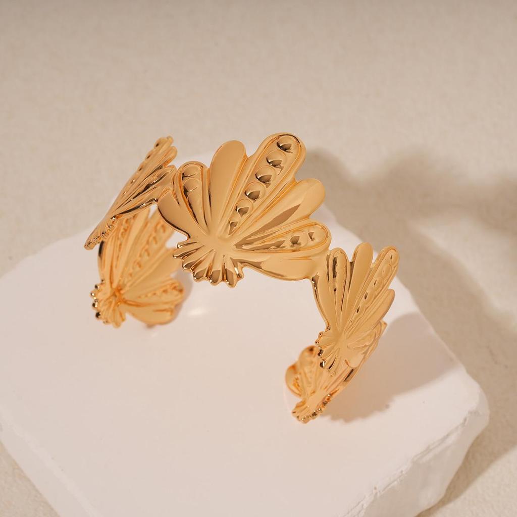 European & American Geometric Conch Butterfly Metal Bangle: Women's Luxury Fashion Bracelet