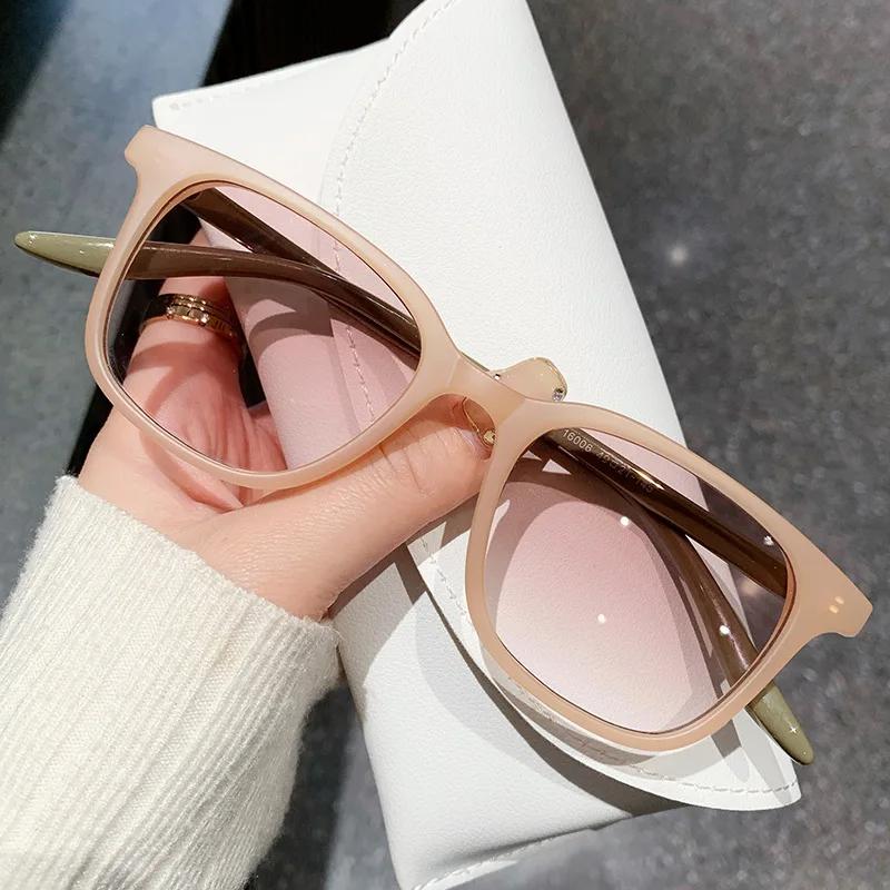 New Personality Square Frame Sunglasses Retro Yellow Men Fashion Frosted Small Frame Glasses Women Trend Two-tone Sunglasses
