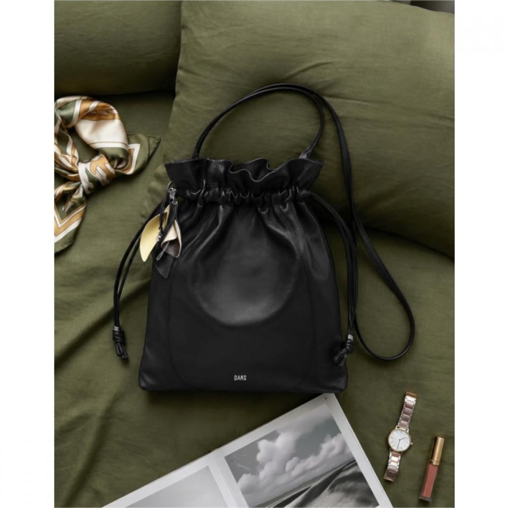 Daks Black Soft Lamb Leather Flower Charm Shoulder Bag Dcba6f558bk
