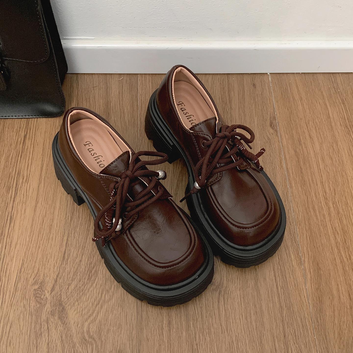 

Черные туфли в британском стиле ретро на платформе, маленькие кожаные туфли женские 2025 новая летняя модель с юбкой, толстый каблук, высота каблука, лоферы 40 коричневый