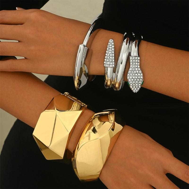 Minimalist Alloy Bracelet for Women Elegant Design Wristband Accessory Perfect for Any Occasion and Enhancing Style